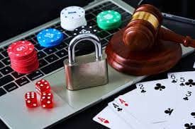 Live dealer table with multiple camera feeds